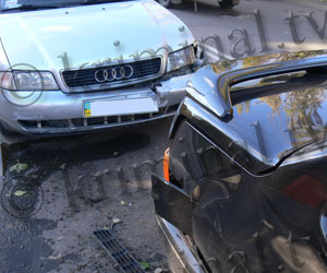 На Сумщині через алкоголь 3 автомобілі не змогли поділити перехрестя