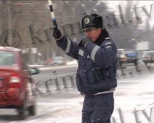 Полтавских гаишников учат быть вежливыми и защищаться от водителей