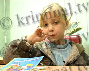 Женщина закрыла 6-летнюю дочь в доме и пропала на год