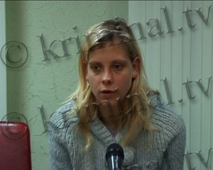 Женщина закрыла 6-летнюю дочь в доме и пропала на год