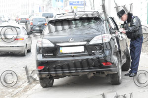 Гасання тротуаром Володимирського узвозу більше не буде