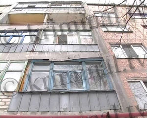 На Луганщині господар через образу викинув гостя з балкону