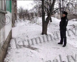 На Луганщині господар через образу викинув гостя з балкону