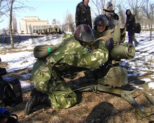 Украинские десантницы провели восьмое марта с переносным ракетным комплексом