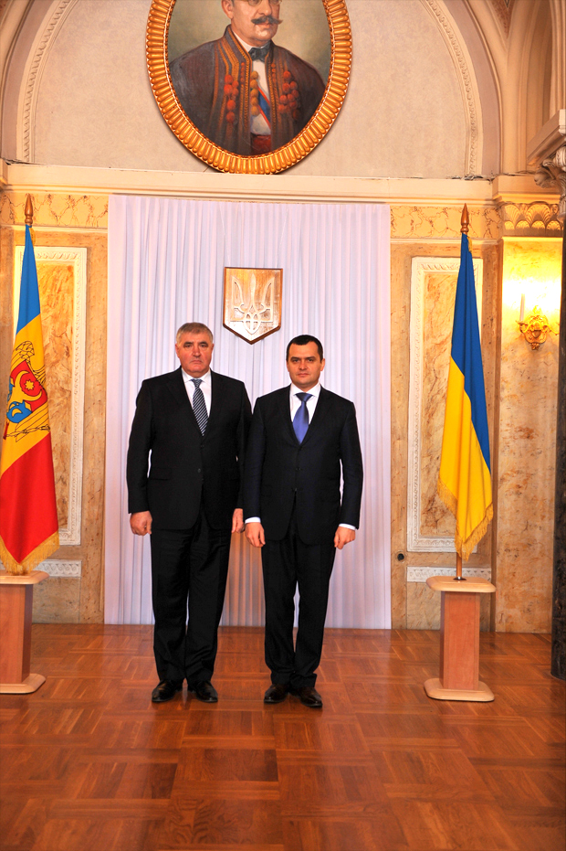 Міністр внутрішніх справ України Віталій Захарченко та Міністр внутрішніх справ Молдови Олексій
Ройбу
