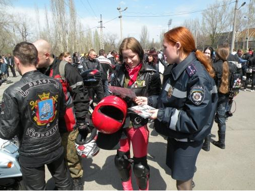 Миколаїв на вихідних тремтів від ревища. На відкриття мотосезону до міста приїхало понад 300 байкерів