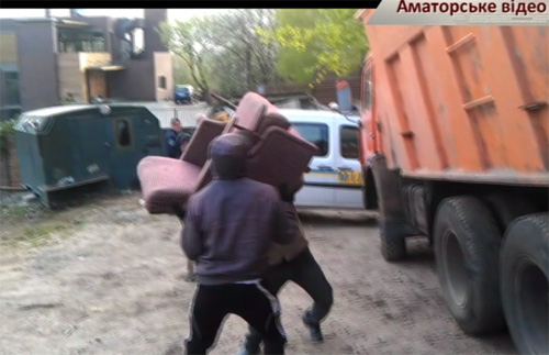 Столичну вчительку Ніну Москаленко ніяк не лишають у спокої