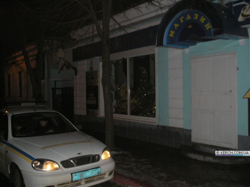 В Керчи ночью пресекли попытку ограбления ювелирного магазина
