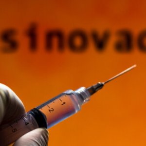 Ученые предупредили, что китайские вакцины могут не справиться с COVID-19 