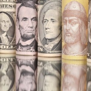 В Украине введут новые деньги, а доллар будет 