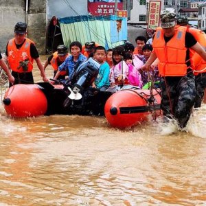 В Китае возросло число жертв наводнений и оползней